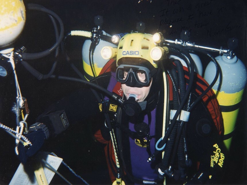 Frogmany nosí i světový rekordman v potápění Nuno Goméz.