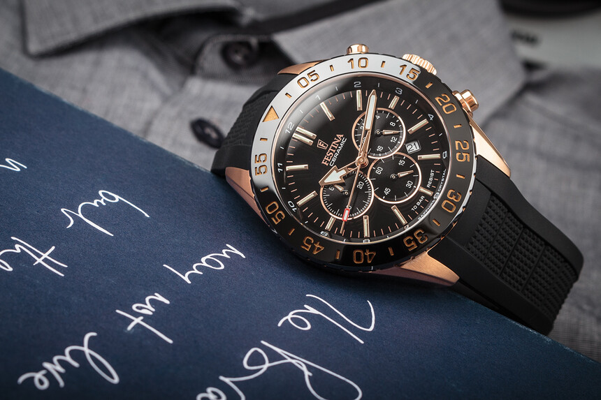 Varianta s čiernym číselníkom.