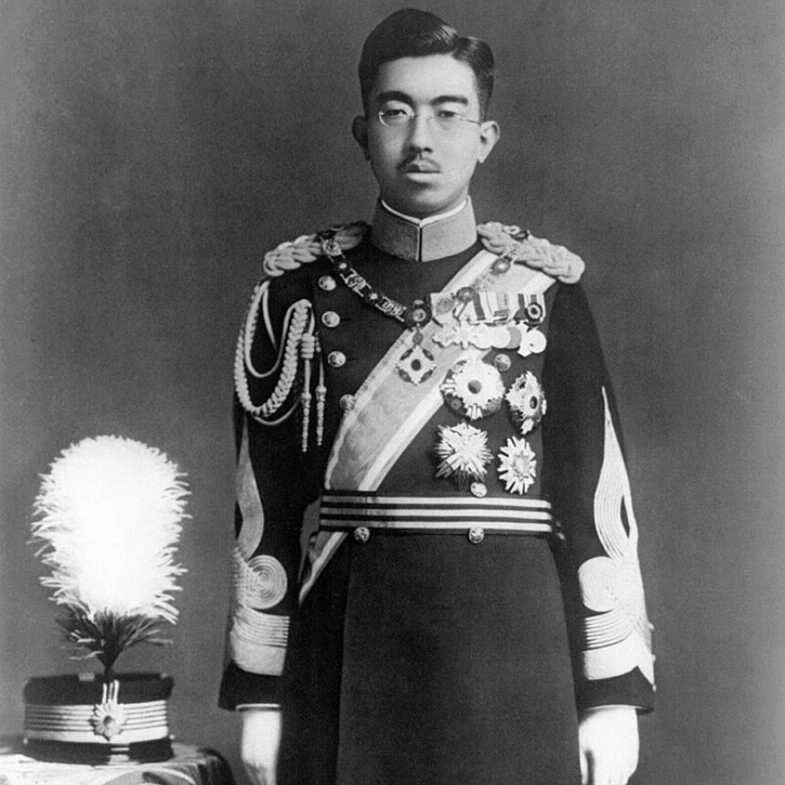 Hirohito byl japonským císařem od roku 1926 až do své smrti v roce 1989. Byl nejdéle vládnoucím monarchou v historii Japonska. Zdroj: wikipedie