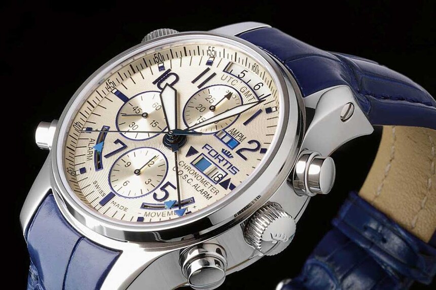 Model Fortis F-43 Flieger Chronograph Alarm. Zdroj: www.revolutionwatch.com