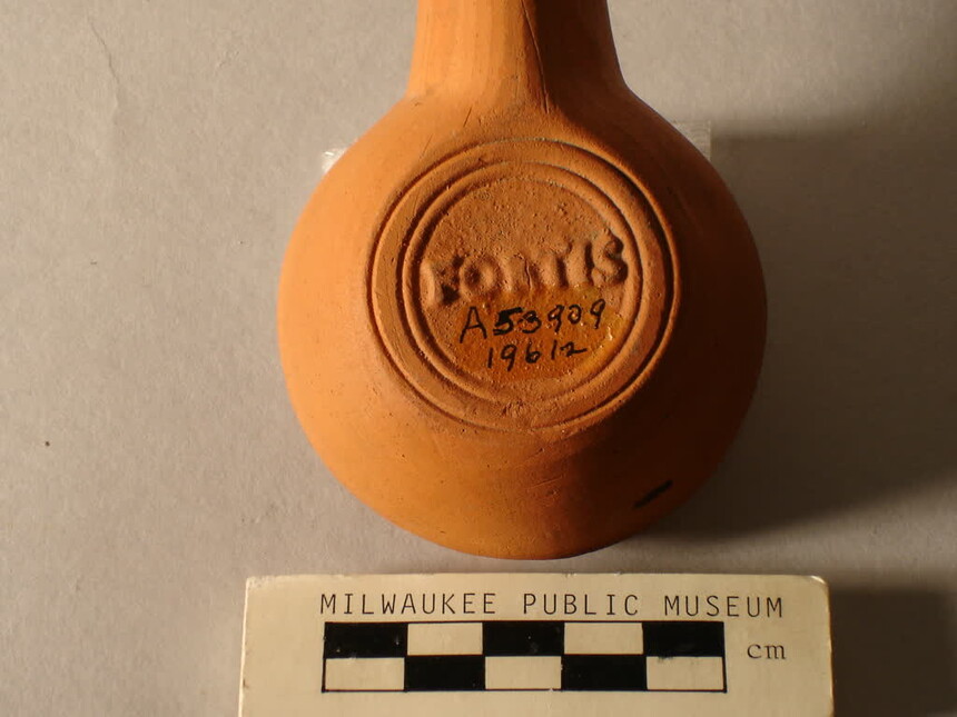 Olejová lampa značená manufakturním logem Fortis. Zdroj: www.mpm.edu