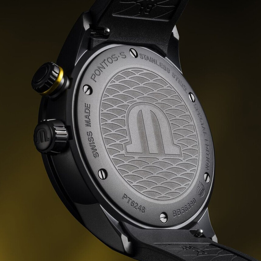 A ako to už pri potápkach býva, zadné viečko je nepriehľadné.