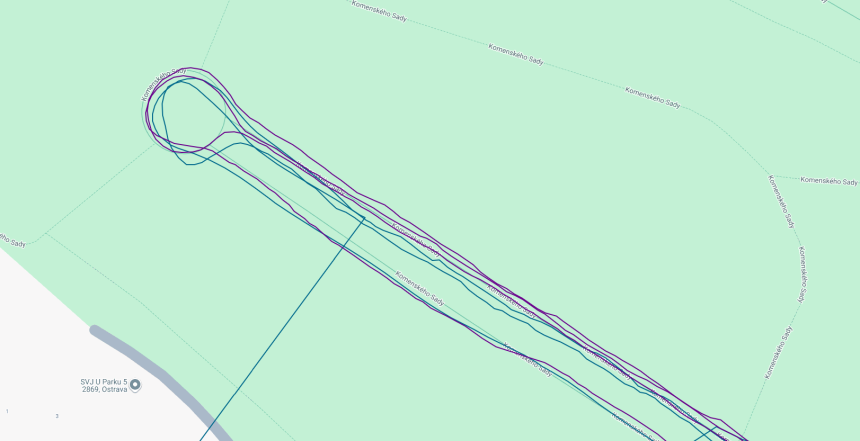 Modrá – Amazfit Active Max, fialová – Garmin Tactix 7 PRO