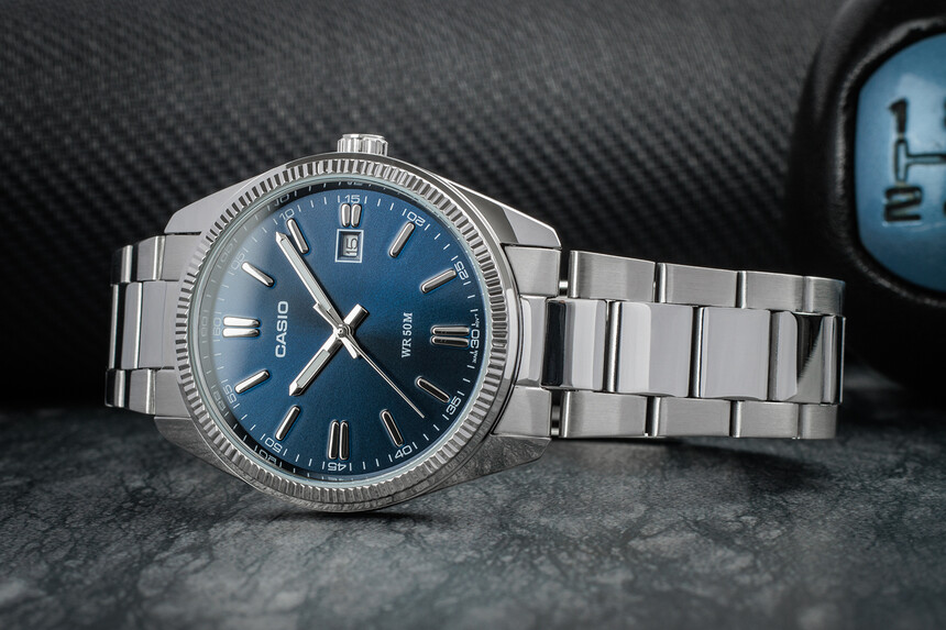 Variant s modrým číselníkom.