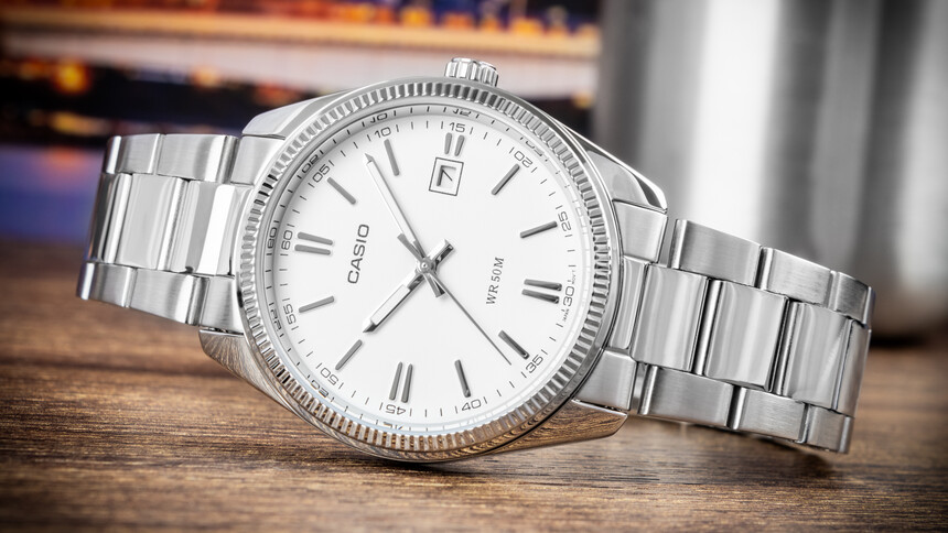 Farby ako biela, čierna, modrá pôjdu takmer ku všetkému a sú tak najuniverzálnejšie.