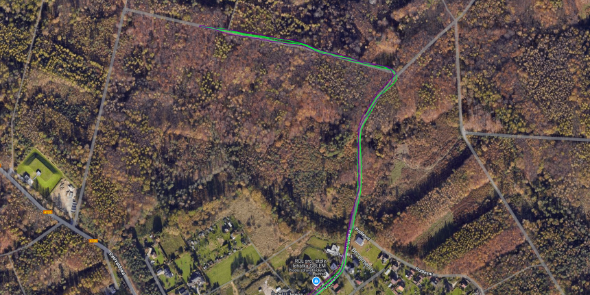 Zelená – Coros Pace PRO, fialová – Suunto Run | Zdroj: Google Maps