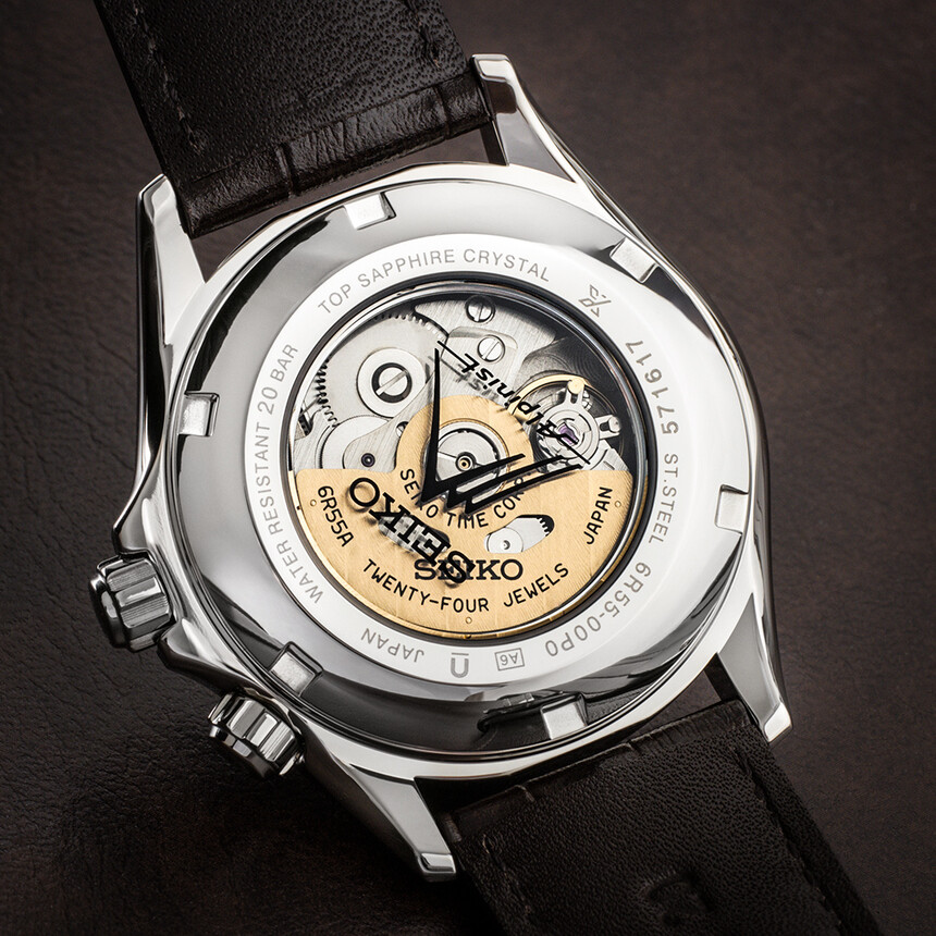 Okrem hôr a nápisu Alpinist si všimnite aj pozlátený rotor.