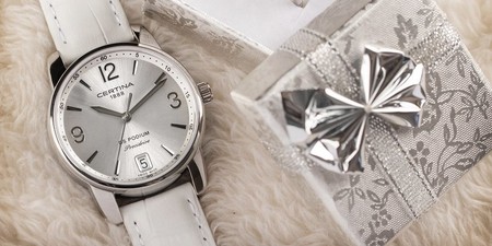 Čisto biele a elegantné dámske hodinky – Fotogaléria