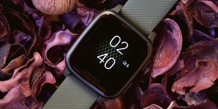 Garmin Venu SQ: Telom Apple Watch, srdcom Garmin