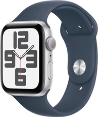 Apple Watch SE (2023) GPS 40mm strieborné hliníkové puzdro s búrkovo modrým športovým remienkom - S/M