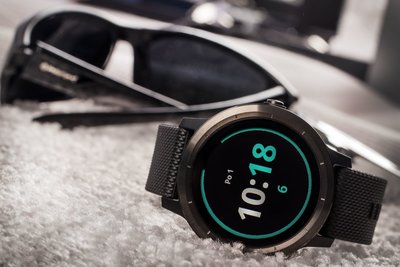 Garmin VívoActive 3 Optic Grey PVD, Black band