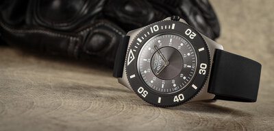 Invicta Reserve Slim Quartz 44mm 23761