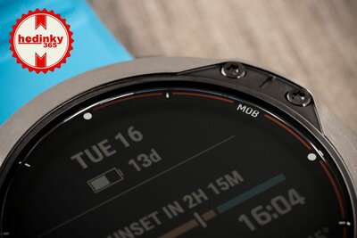 Garmin Quatix 6 PRO Sapphire Titanium/Titanium Band (+ náhradní řemínek)