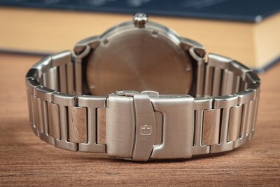Wenger Attitude Quartz 01.1541.121.CB Limited Edition 300pcs