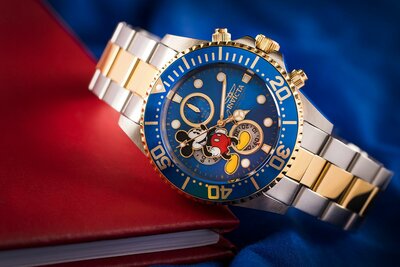 Invicta Disney Mickey Mouse Quartz Chronograph 27390 Limited Edition 999pcs