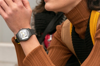 Swatch Mickey Blanc Sur Noir SUOZ337 Mickey Mouse x Keith Haring