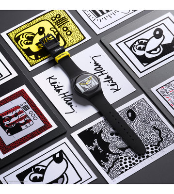 Swatch Mickey Blanc Sur Noir SUOZ337 Mickey Mouse x Keith Haring
