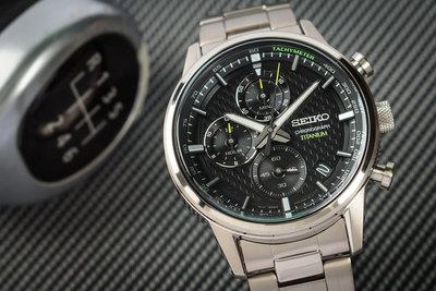 Seiko Chronograph Titanium Quartz SSB389P1