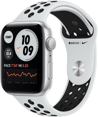 Apple Watch Nike SE GPS, 44mm, puzdro zo strieborného hliníka s platinovým/čiernym športovým remienkom Nike