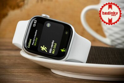 Apple Watch Series 8 GPS 45mm Silver Aluminium Case / White Sport Band - Regular