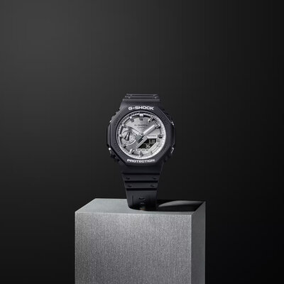 Casio G-Shock Original GA-2100SB-1AER Carbon Core Guard