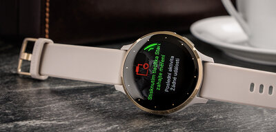 Garmin Venu 3S Cream Gold / French Gray Case, Sand Leather Band (+ náhradný remienok)