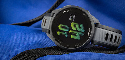Garmin Forerunner 165, čierna/sivá