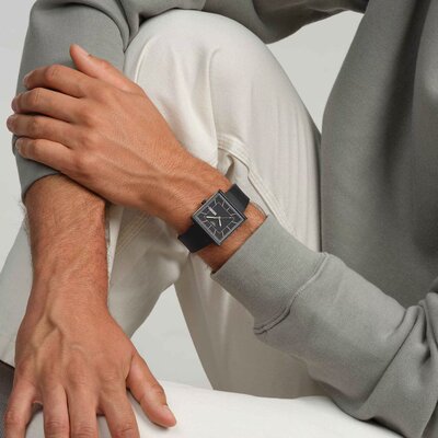 Swatch What if...Black Again? SO34B701