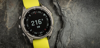 (SK) Garmin Fenix 8 Solar 47mm, Sapphire Graphite Titanium Yellow Band