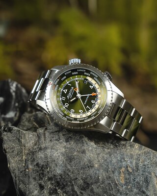 Alpina Startimer Pilot Quartz Worldtimer AL-255GR4S26B