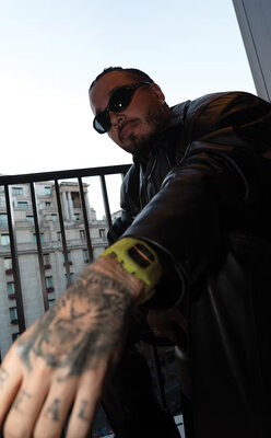 Casio G-Shock Original DWE-5600JB-1A9ER J. Balvin Collaboration (+náhradný remienok a luneta)