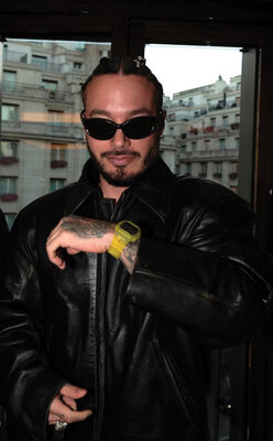 Casio G-Shock Original DWE-5600JB-1A9ER J. Balvin Collaboration (+náhradný remienok a luneta)