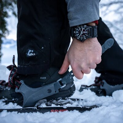 Luminox Navy Seal 4230 Series XS.4231.SET (+ náhradný remienok)