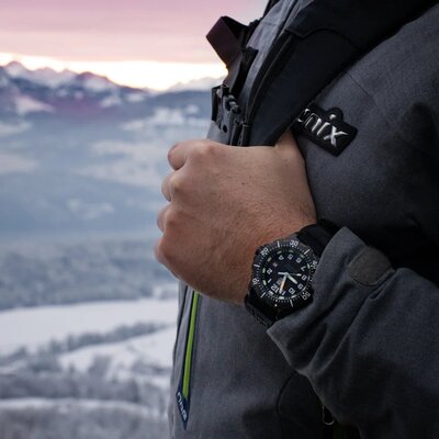 Luminox Navy Seal 4230 Series XS.4231.SET (+ náhradný remienok)