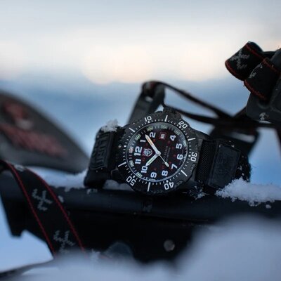 Luminox Navy Seal 4230 Series XS.4231.SET (+ náhradný remienok)