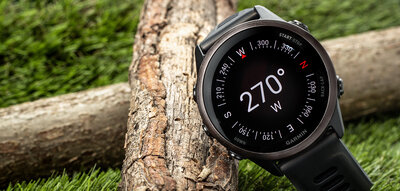 (SK) Garmin Forerunner 570 42mm, Slate Gray, Translucent Black