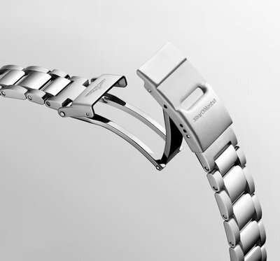 Longines Conquest HydroConquest Quartz L3.370.4.87.6