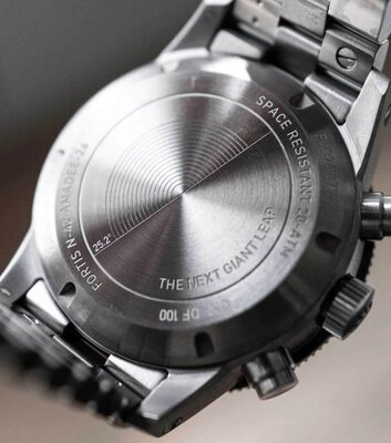 Fortis Novonaut N-42 Automatic Chronograph Amadee-24 F2040016 (+ náhradní řemínek) Limited Edition 100pcs