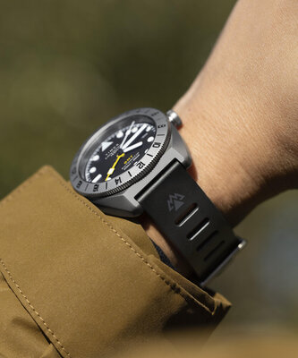 Timex Expedition North GMT TW2W53000UK