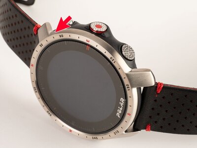 Polar Grit X Pro Titan sporttester, vel. M/L (II. Akosť)