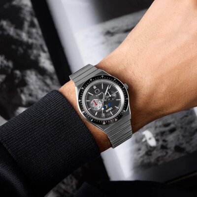 Timex Q Timex Reissue x NASA Quartz Chronograph TW2Y56700