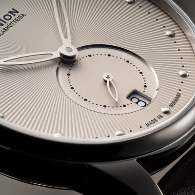 Union Glashütte Seris Small Second D018.228.16.021.00