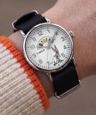 Timex Waterbury x Looney Tunes Bunny & Friends TW2Y99100QY