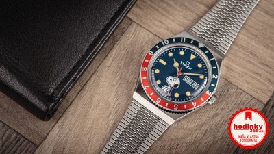 Timex Q Timex Reissue TW2U71300 Peanuts 70th Anniversary Snoopy