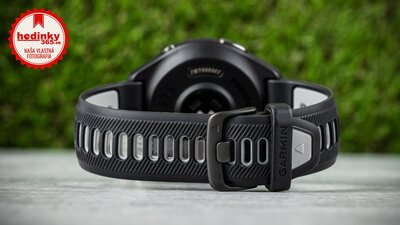 Garmin Forerunner 965 Black / Powder Gray (II. Akosť)
