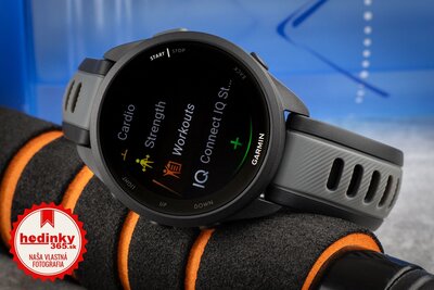 Garmin Forerunner 165, čierna/sivá