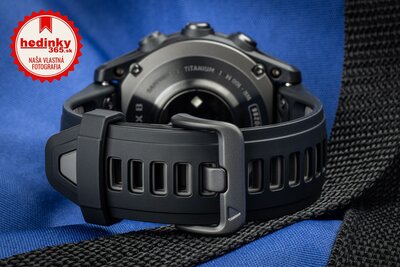 Garmin Fenix 8 AMOLED 43 mm, Sapphire Carbon Gray Titanium Black (rozbalené)